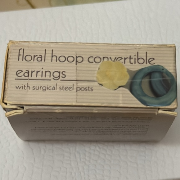 AVON Vintage Floral Pink and Blue Hoop Convertible Earrings - Picture 5 of 5